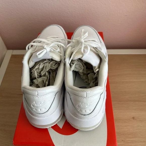 Nike Women’s Air Max Shoes - Picture 6 of 6